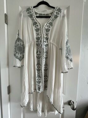 R.Vivimos Boho Embroidered High-Low Bell Sleeve Dress - White/Sage - XL